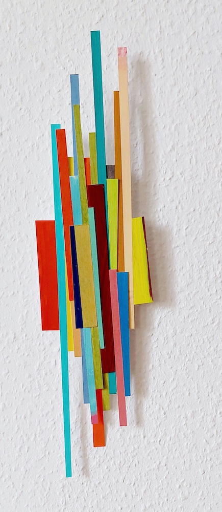 Doris Erbacher: consequence, Acryl/Papier, 38 x 10 x 1 cm, 2025