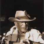 Pablo Picasso mit Strohhut im Le Sénéquier, Saint-Tropez, 1965/2003, Photographie, Gelatineabzug auf Baryt-Papier, Werner Bokelberg, 50,1 x 34,8 cm